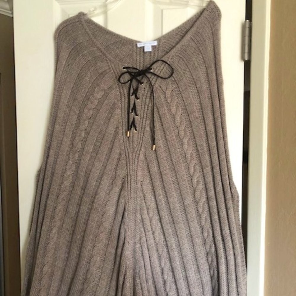 New York & Company Tan Poncho - S/M